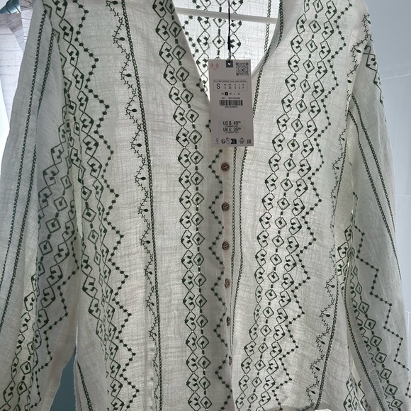 Green Patterned Button-Up Shirt - Picture 4 of 5